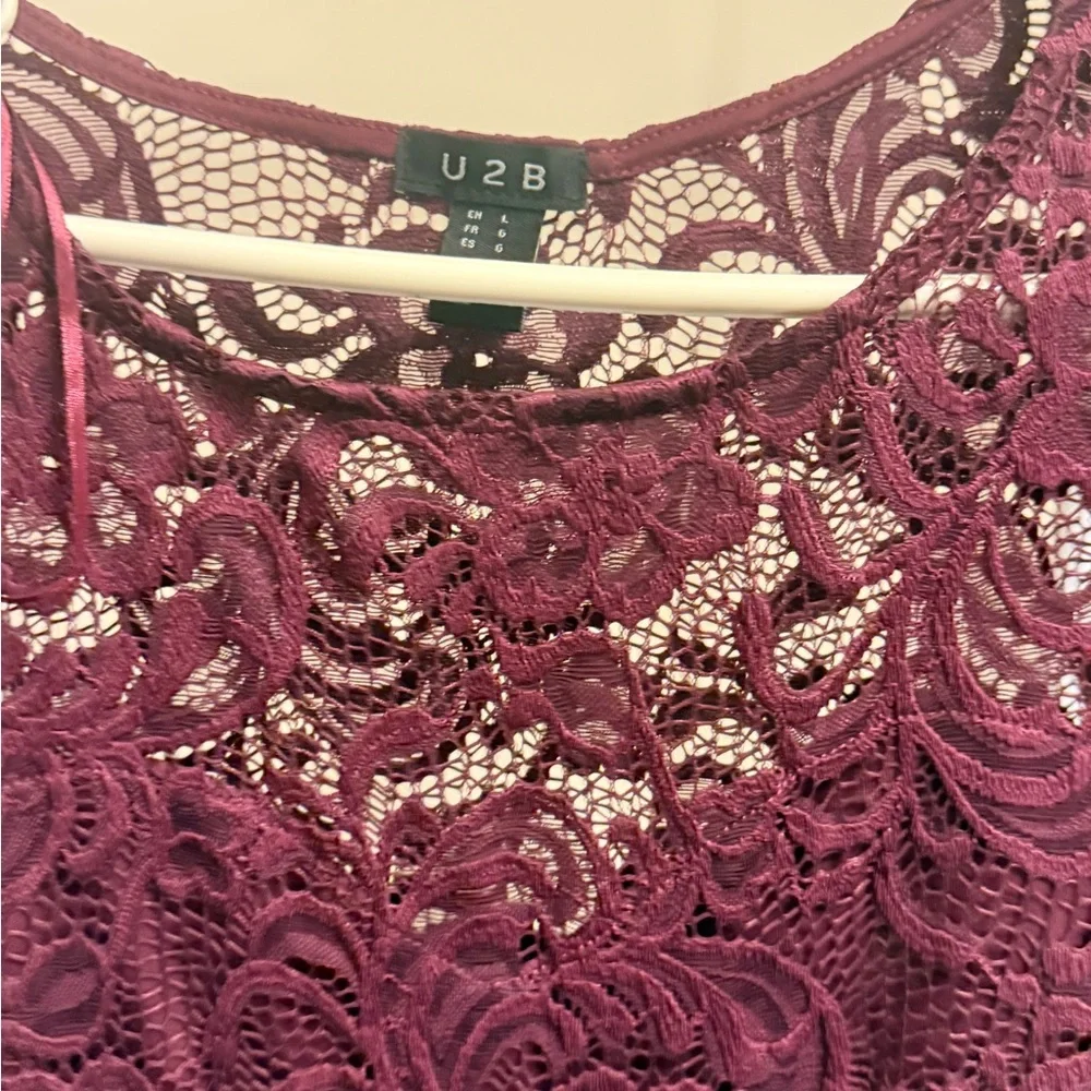 Burgundy Lace dress - Picture 2 of 2